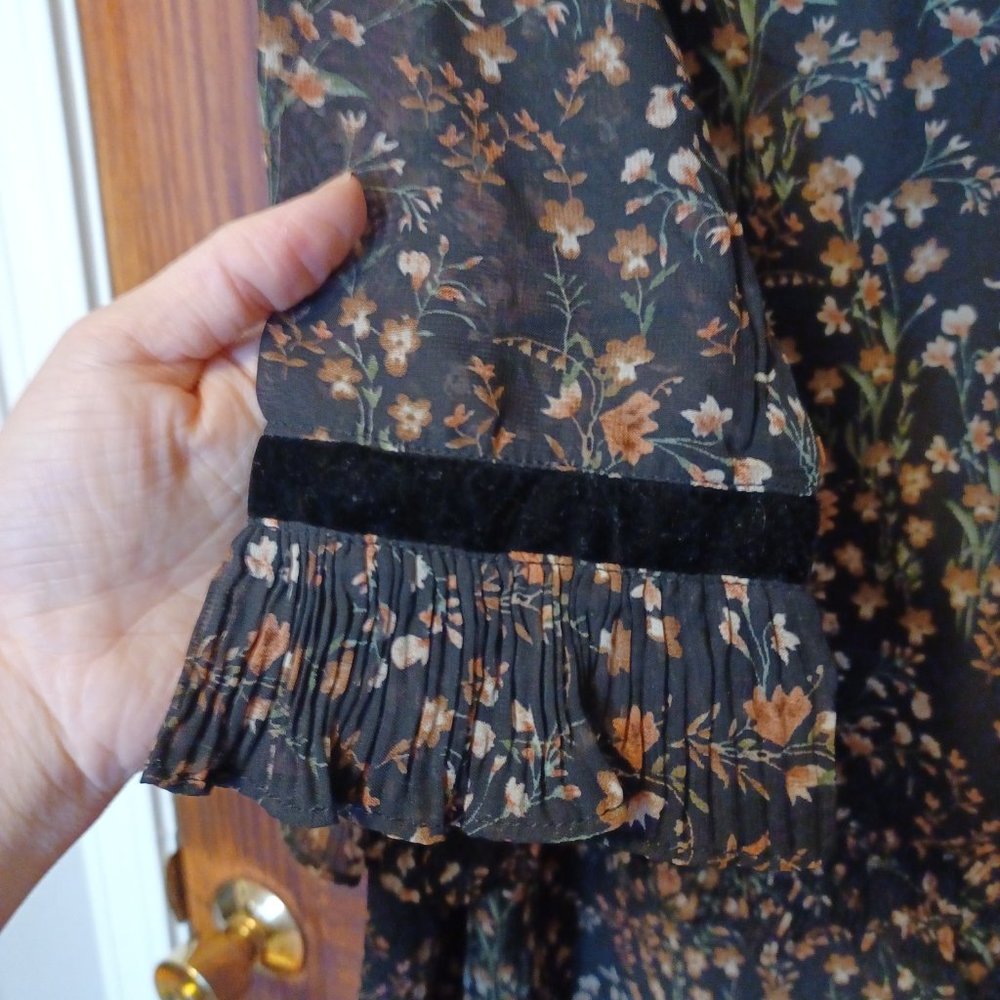 Lizzie Ruffle Mini Dress - Picture 4 of 8